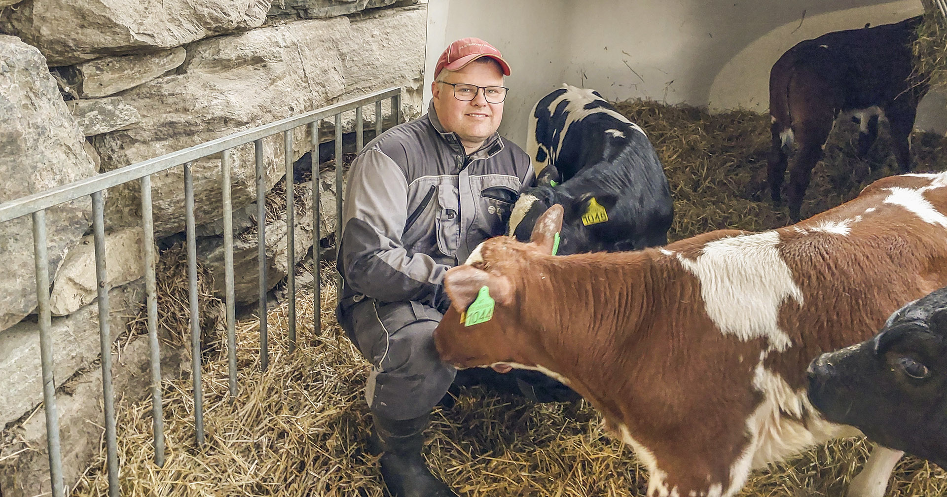 Valde å vere open: Leif Arne Lirhus har vald å vere open om dei psykiske utfordringane han opplevde etter at fjøset stod ferdig. Han håper hans historie kan hjelpe andre i liknande situasjonar.