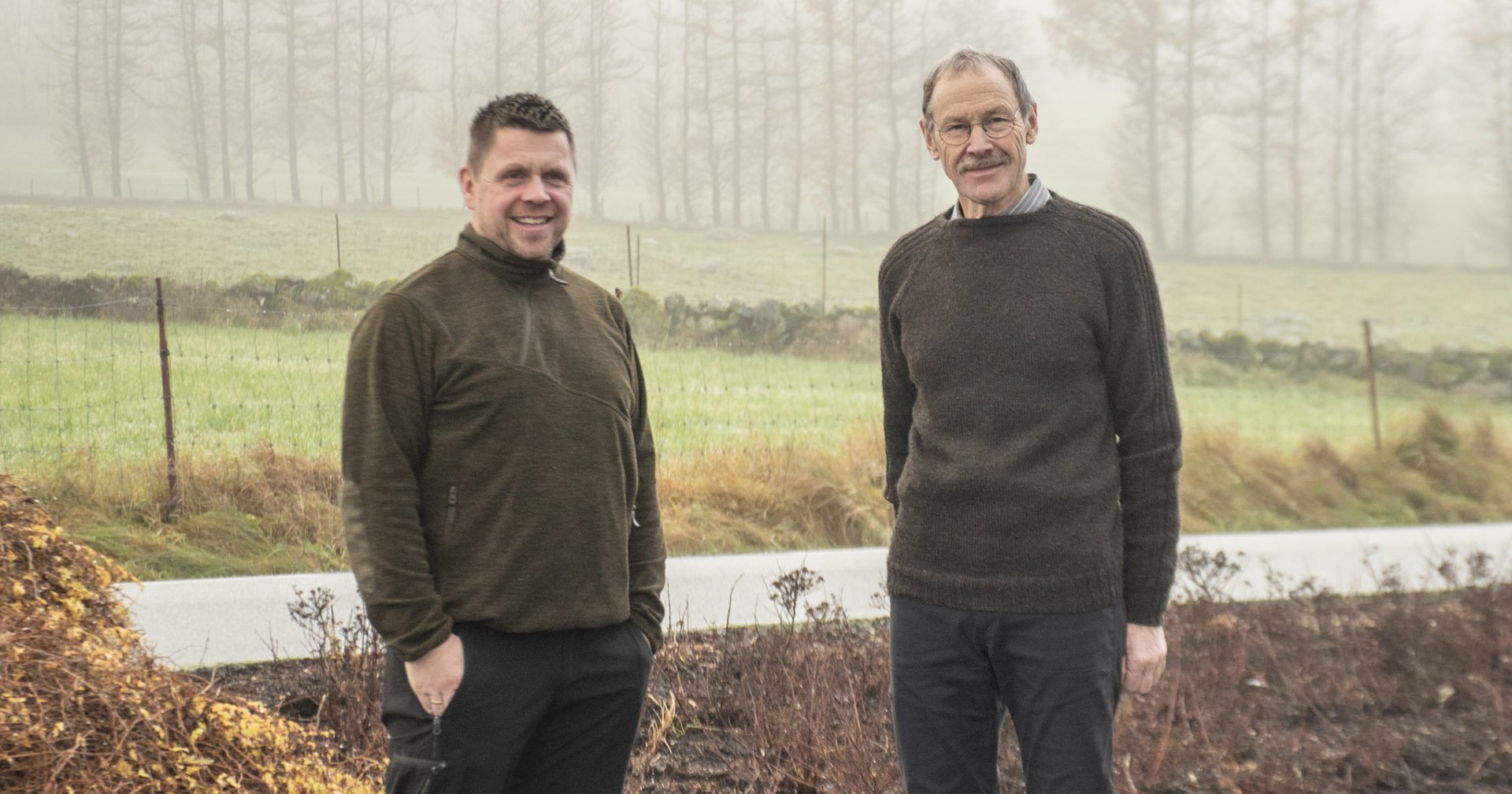 Deler kunnskap: Kay Arne Aarset (t.v.) inviterte kollega dr. Arvid Steen til årets fagdag i Gjesdal. Steen har i mange år forska på ketose og mjølkefeber, både teoretisk og praktisk, i lag med bøndene på Nordøya der han er praktiserande veterinær.